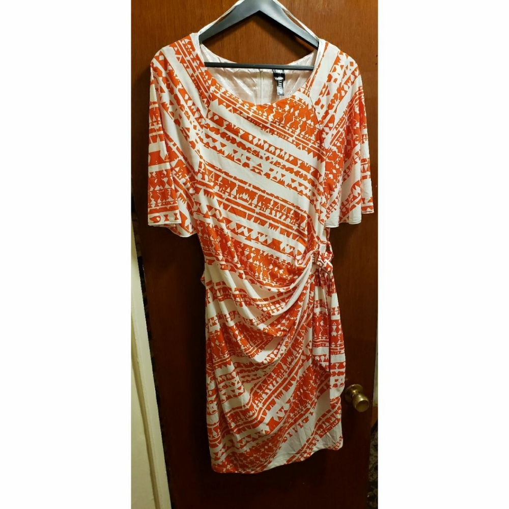 🧡🤍 Dress Perfect for Work and Datenight